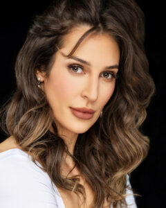 Jessica Duclos' professional headshot by Tien Vo in Newport Beach.